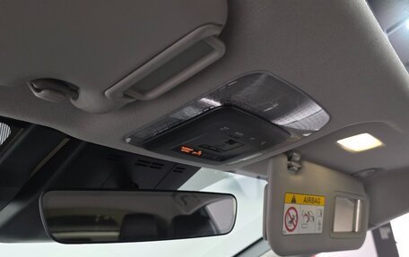 Toyota Prius IV XW50, 2024 год, 3 778 000 рублей, 14 фотография