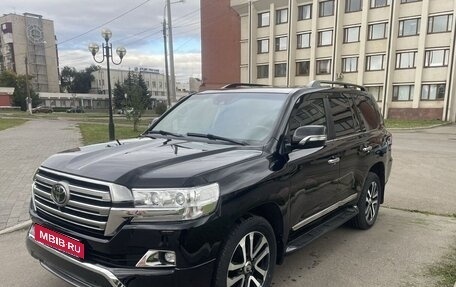 Toyota Land Cruiser 200, 2016 год, 6 050 000 рублей, 1 фотография