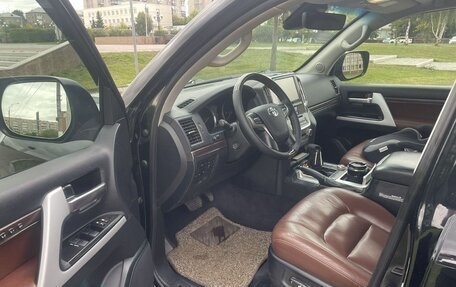 Toyota Land Cruiser 200, 2016 год, 6 050 000 рублей, 2 фотография