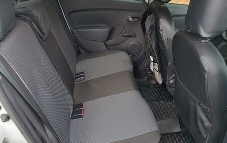 Renault Logan II, 2016 год, 770 000 рублей, 19 фотография