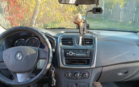 Renault Logan II, 2016 год, 770 000 рублей, 20 фотография