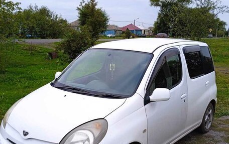 Toyota FunCargo, 2000 год, 410 000 рублей, 2 фотография