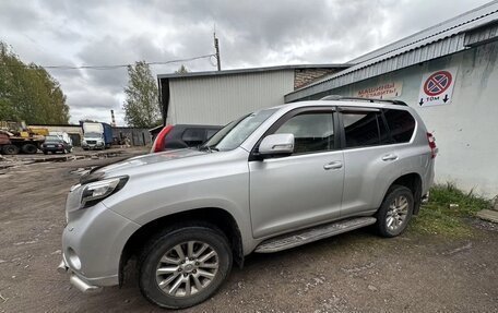 Toyota Land Cruiser Prado 150 рестайлинг 2, 2014 год, 3 000 000 рублей, 3 фотография