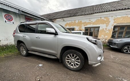 Toyota Land Cruiser Prado 150 рестайлинг 2, 2014 год, 3 000 000 рублей, 6 фотография