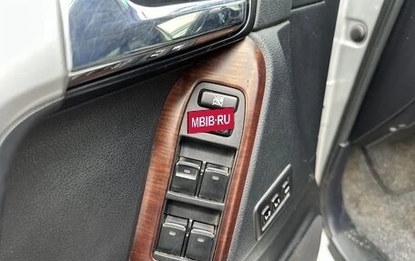 Toyota Land Cruiser Prado 150 рестайлинг 2, 2014 год, 3 000 000 рублей, 21 фотография