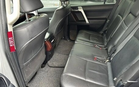 Toyota Land Cruiser Prado 150 рестайлинг 2, 2014 год, 3 000 000 рублей, 18 фотография