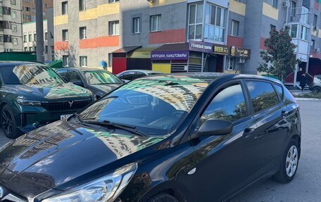 Hyundai Solaris II рестайлинг, 2014 год, 830 000 рублей, 2 фотография