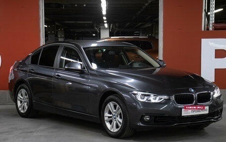 BMW 3 серия, 2018 год, 1 998 000 рублей, 3 фотография