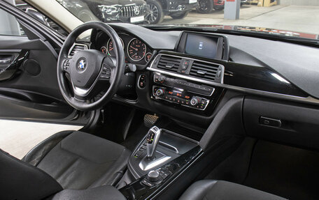 BMW 3 серия, 2018 год, 1 998 000 рублей, 11 фотография