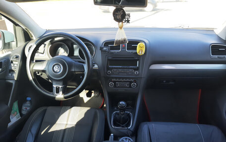 Volkswagen Golf VI, 2012 год, 700 000 рублей, 2 фотография