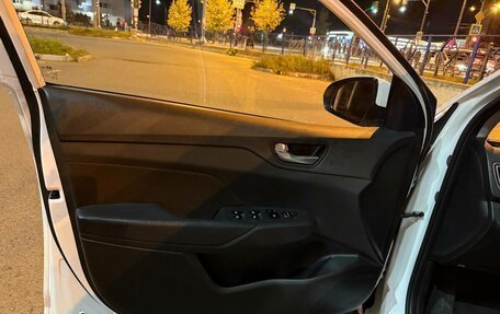Hyundai Solaris II рестайлинг, 2021 год, 1 575 000 рублей, 6 фотография