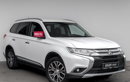 Mitsubishi Outlander III рестайлинг 3, 2016 год, 1 850 000 рублей, 3 фотография