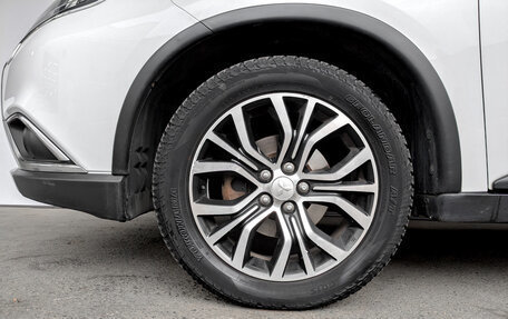 Mitsubishi Outlander III рестайлинг 3, 2016 год, 1 850 000 рублей, 19 фотография