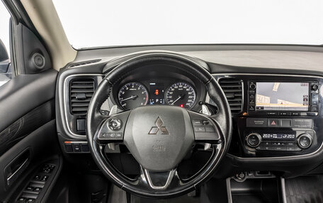 Mitsubishi Outlander III рестайлинг 3, 2016 год, 1 850 000 рублей, 22 фотография