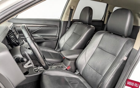 Mitsubishi Outlander III рестайлинг 3, 2016 год, 1 850 000 рублей, 20 фотография
