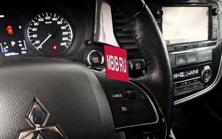 Mitsubishi Outlander III рестайлинг 3, 2016 год, 1 850 000 рублей, 27 фотография