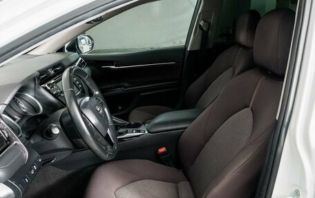 Toyota Camry, 2020 год, 2 650 000 рублей, 5 фотография