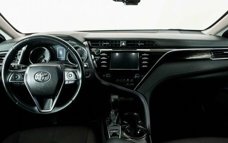 Toyota Camry, 2020 год, 2 650 000 рублей, 7 фотография
