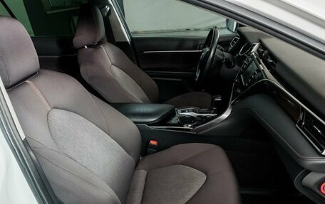 Toyota Camry, 2020 год, 2 650 000 рублей, 8 фотография