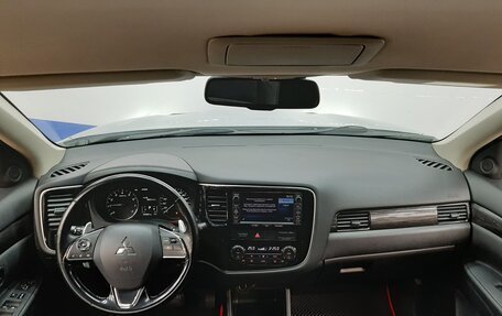 Mitsubishi Outlander III рестайлинг 3, 2015 год, 1 570 000 рублей, 9 фотография