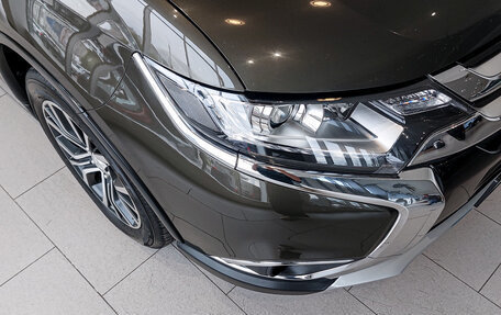 Mitsubishi Outlander III рестайлинг 3, 2016 год, 1 499 000 рублей, 4 фотография