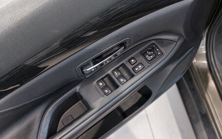 Mitsubishi Outlander III рестайлинг 3, 2016 год, 1 499 000 рублей, 9 фотография
