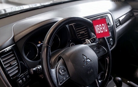 Mitsubishi Outlander III рестайлинг 3, 2016 год, 1 499 000 рублей, 11 фотография
