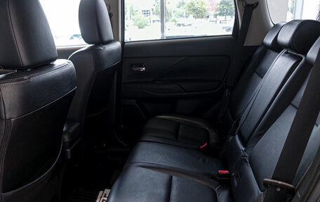 Mitsubishi Outlander III рестайлинг 3, 2016 год, 1 499 000 рублей, 14 фотография