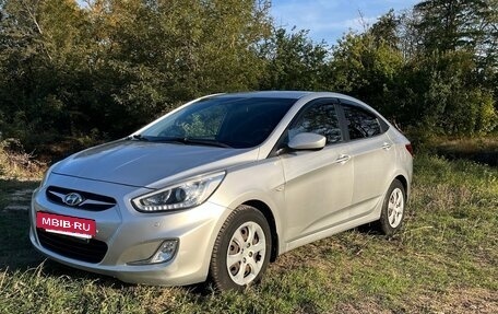 Hyundai Accent IV, 2013 год, 1 050 000 рублей, 2 фотография