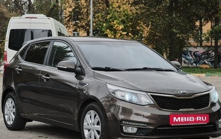 KIA Rio III рестайлинг, 2017 год, 950 000 рублей, 2 фотография