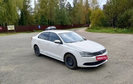 Volkswagen Jetta VI, 2013 год, 670 000 рублей, 3 фотография