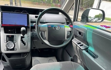 Toyota Voxy II, 2007 год, 1 000 000 рублей, 27 фотография