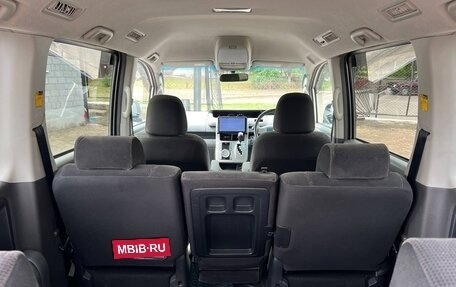 Toyota Voxy II, 2007 год, 1 000 000 рублей, 29 фотография