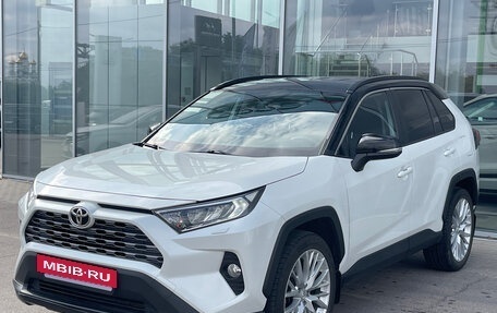 Toyota RAV4, 2021 год, 3 000 000 рублей, 3 фотография