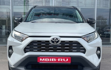 Toyota RAV4, 2021 год, 3 000 000 рублей, 2 фотография