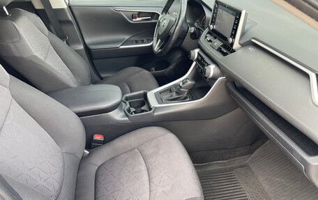 Toyota RAV4, 2021 год, 3 000 000 рублей, 14 фотография