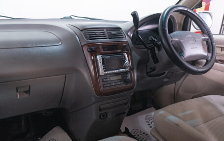 Toyota Ipsum II, 1999 год, 449 000 рублей, 10 фотография