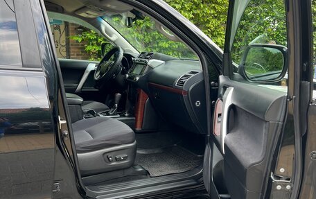 Toyota Land Cruiser Prado 150 рестайлинг 2, 2015 год, 4 150 000 рублей, 5 фотография