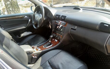 Mercedes-Benz C-Класс, 2006 год, 750 000 рублей, 3 фотография