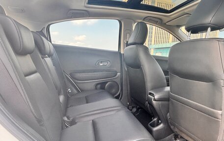 Honda Vezel, 2021 год, 1 595 000 рублей, 37 фотография