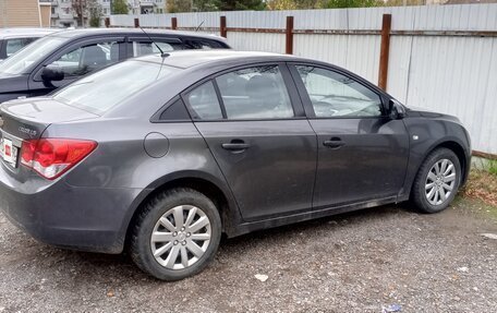 Chevrolet Cruze II, 2011 год, 700 000 рублей, 6 фотография