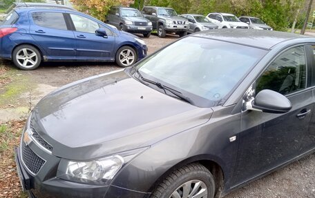 Chevrolet Cruze II, 2011 год, 700 000 рублей, 3 фотография