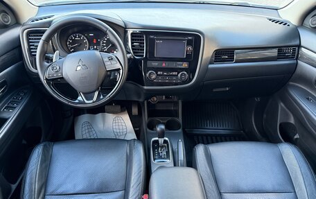 Mitsubishi Outlander III рестайлинг 3, 2016 год, 1 575 000 рублей, 5 фотография