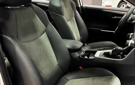 Toyota RAV4, 2025 год, 3 947 000 рублей, 16 фотография