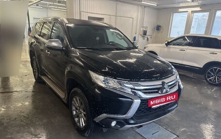 Mitsubishi Pajero Sport III рестайлинг, 2017 год, 2 749 000 рублей, 3 фотография