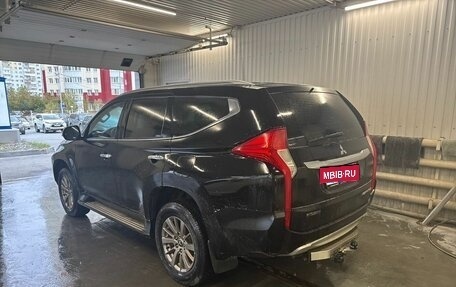 Mitsubishi Pajero Sport III рестайлинг, 2017 год, 2 749 000 рублей, 2 фотография