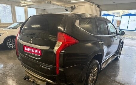 Mitsubishi Pajero Sport III рестайлинг, 2017 год, 2 749 000 рублей, 4 фотография