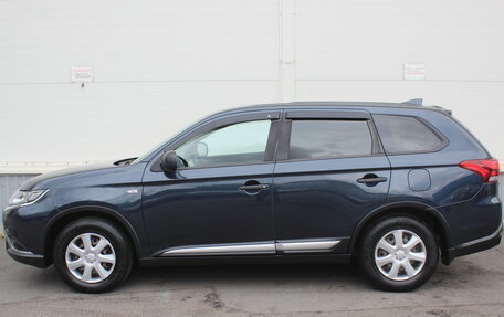 Mitsubishi Outlander III рестайлинг 3, 2019 год, 1 690 000 рублей, 6 фотография