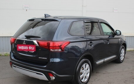 Mitsubishi Outlander III рестайлинг 3, 2019 год, 1 690 000 рублей, 4 фотография