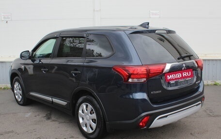 Mitsubishi Outlander III рестайлинг 3, 2019 год, 1 690 000 рублей, 5 фотография